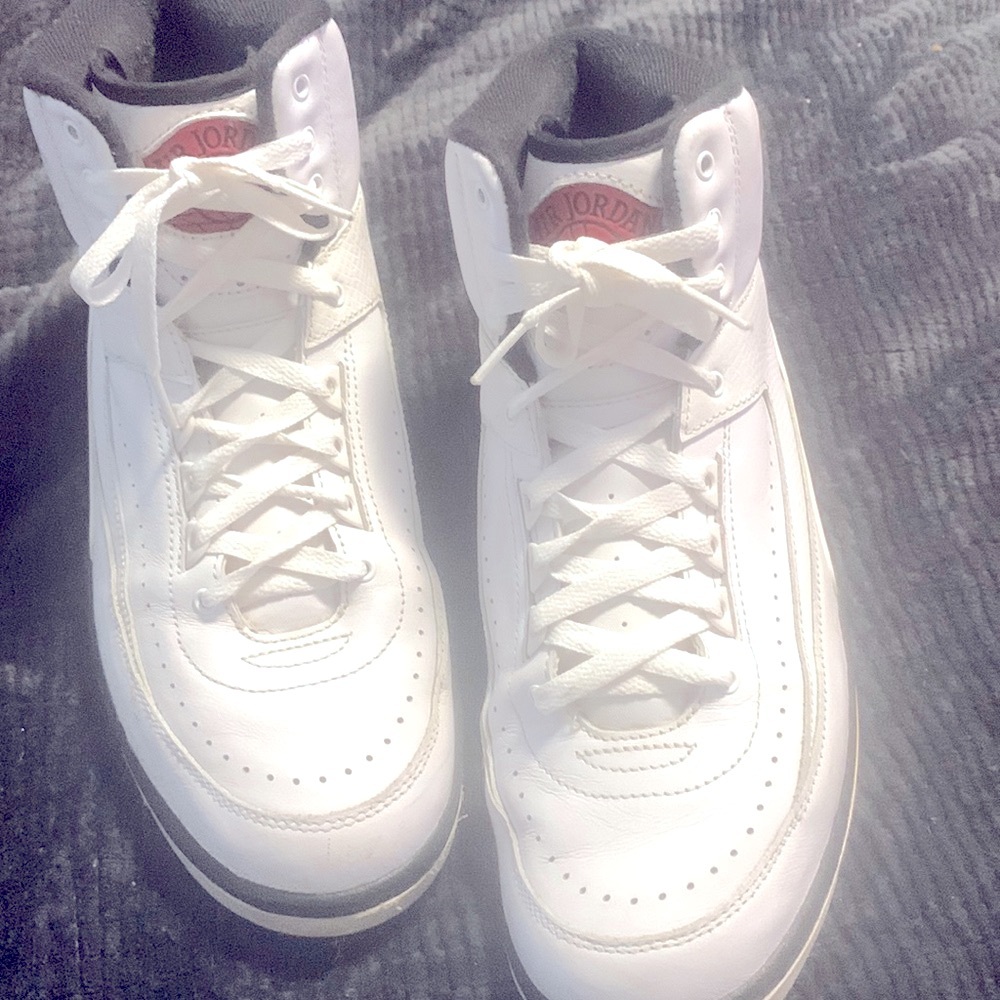 Air Jordan  2 men’s size 9 great condition
